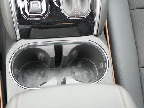 New 2025 GMC Canyon AT4 w/ Nightfall Edition image 39