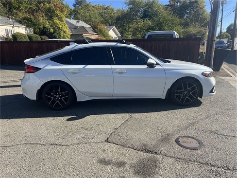 Used 2022 Honda Civic Sport Touring image 8