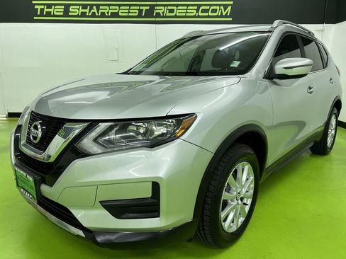 Used 2017 Nissan Rogue SV image 5