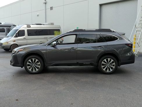 Used 2025 Subaru Outback Touring w/ Popular Package #2 AWD/4WD image 8