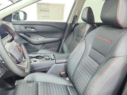 Certified 2025 Nissan Rogue SV AWD/4WD image 11
