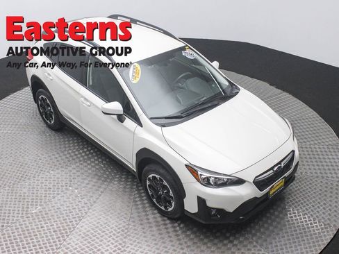 Used 2022 Subaru Crosstrek 2.0i Premium image 3