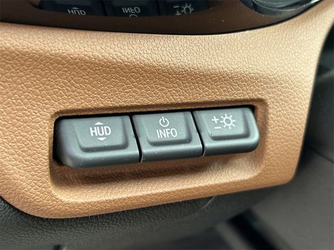 Used 2020 Buick Encore GX Essence w/ Advanced Technology Package image 28