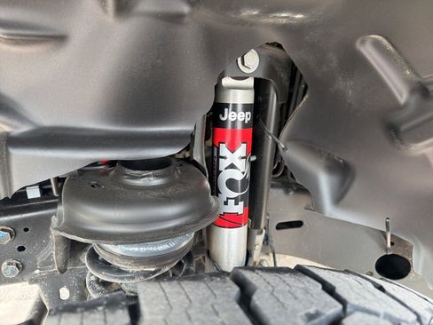 Used 2022 Jeep Gladiator Rubicon w/ Cold Weather Group image 10