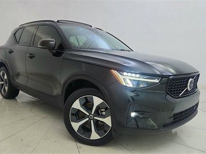 Used 2024 Volvo XC40 B5 Plus