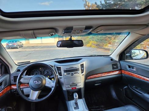 Used 2010 Subaru Outback 2.5i Limited image 41