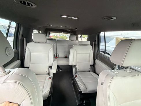 Used 2023 GMC Yukon XL SLT RWD image 15