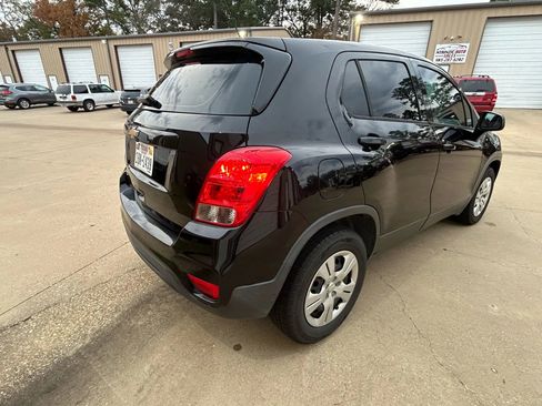 Used 2018 Chevrolet Trax LS w/ LPO, Cargo Package image 3