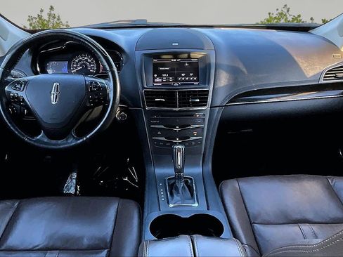 Used 2013 Lincoln MKT AWD image 16