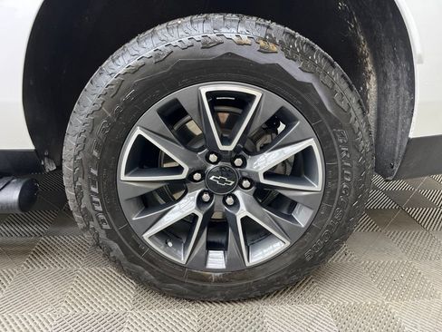 Used 2023 Chevrolet Suburban Z71 AWD/4WD image 6