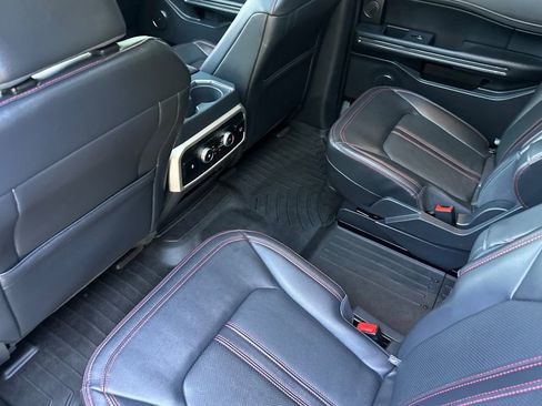 Used 2023 Ford Expedition Limited AWD/4WD image 12