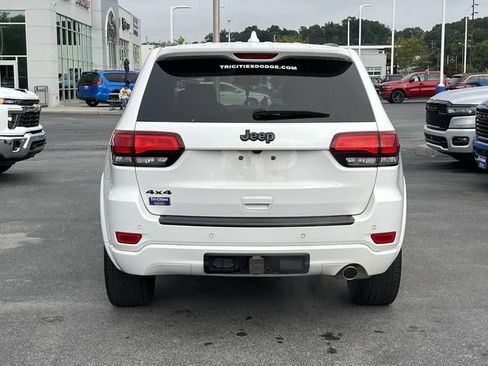 Used 2022 Jeep Grand Cherokee Laredo X AWD/4WD image 4