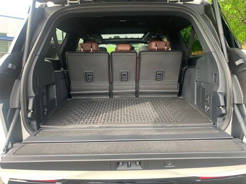New 2026 Lincoln Navigator L Reserve AWD/4WD image 5
