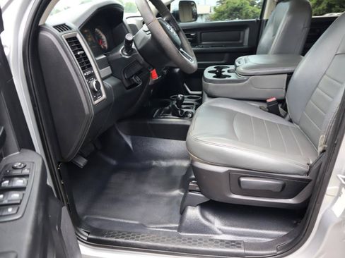 Used 2017 RAM 3500 Tradesman w/ Chrome Appearance Group AWD/4WD image 9