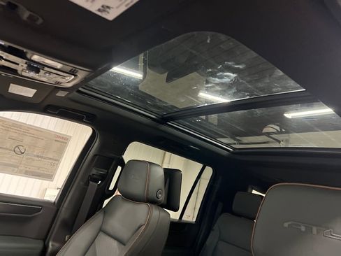 New 2026 GMC Yukon XL AT4 w/ AT4 Premium Plus Package image 28