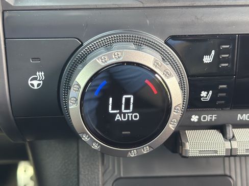 Used 2025 Toyota Tacoma TRD Pro AWD/4WD image 30