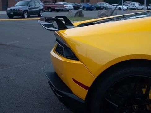 Used 2015 Lamborghini Huracan LP 610-4 image 25