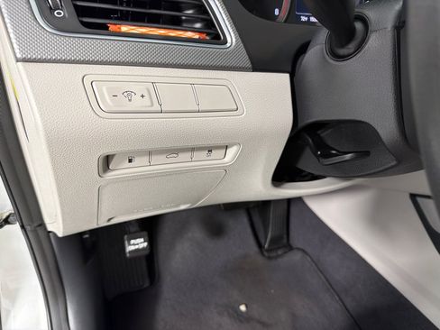 Used 2015 Hyundai Sonata SE w/ Option Group 09 FWD image 11