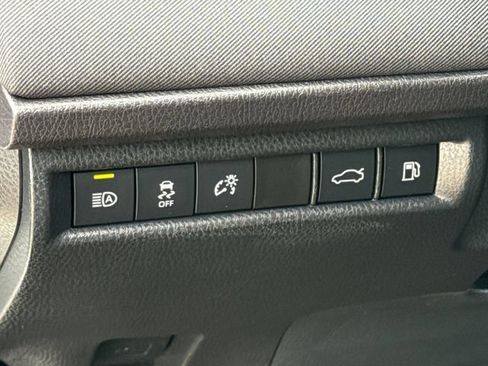 Used 2025 Toyota Camry LE AWD/4WD image 21