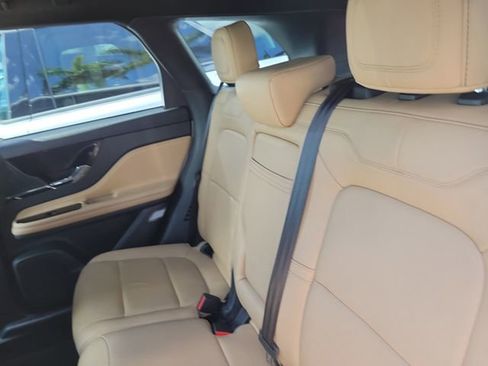 Used 2022 Lincoln Corsair Reserve w/ Elements Package FWD image 7