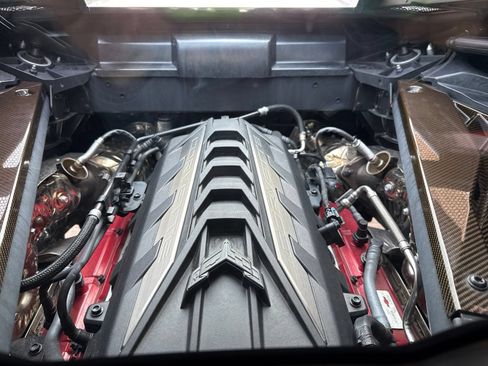 Used 2021 Chevrolet Corvette Stingray Coupe w/ Z51 Performance Package RWD image 27