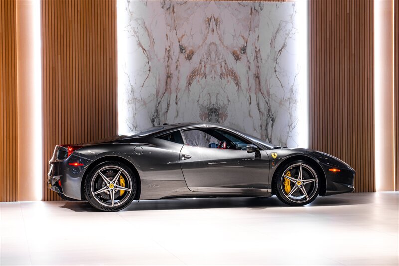 Used 2015 Ferrari 458 Italia Coupe RWD image 5
