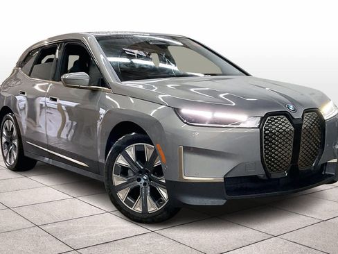 Used 2023 BMW iX xDrive50 image 2