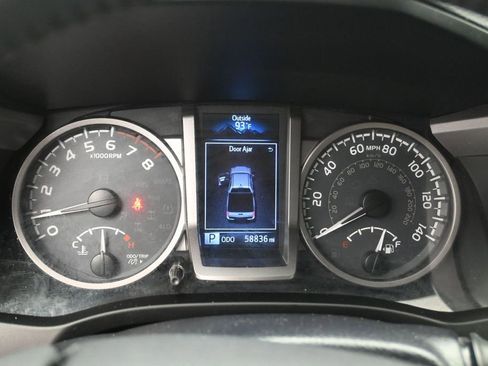 Used 2019 Toyota Tacoma SR5 RWD image 6