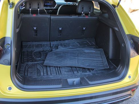 Used 2025 Chevrolet Trax RS image 30