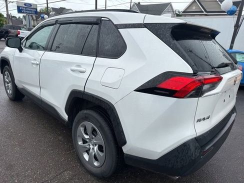 Used 2021 Toyota RAV4 LE AWD/4WD image 8