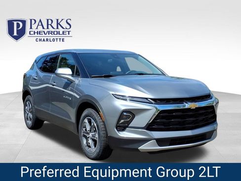 Certified 2025 Chevrolet Blazer LT AWD/4WD image 1