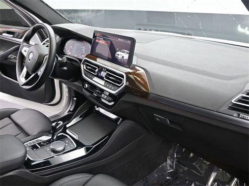 Used 2023 BMW X4 xDrive30i w/ Convenience Package image 29