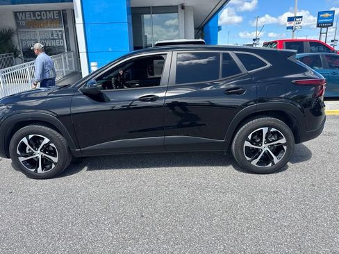 Used 2024 Chevrolet Trax RS FWD image 8