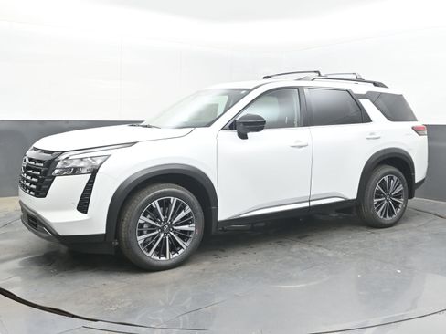 New 2026 Nissan Pathfinder Platinum AWD/4WD image 4