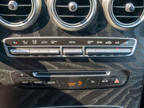 Used 2018 Mercedes-Benz GLC 300 4MATIC image 17