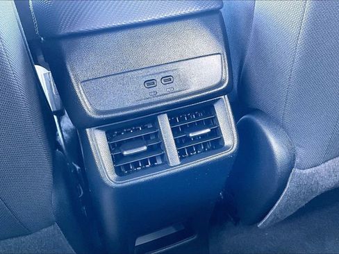 Used 2025 Chevrolet Equinox LT image 11