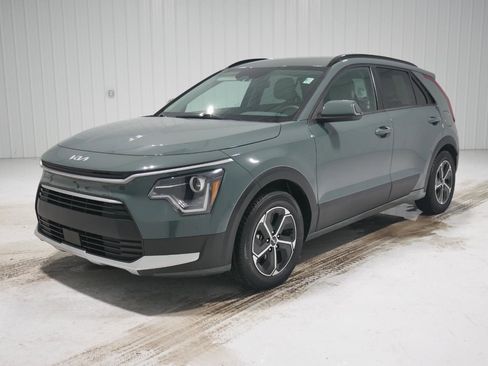 Used 2023 Kia Niro EX image 1