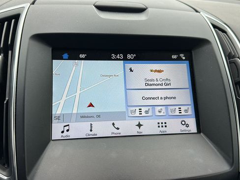 Used 2018 Ford Edge Titanium w/ Equipment Group 302A AWD/4WD image 19