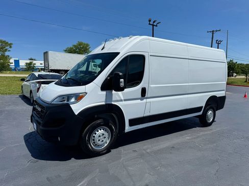 Used 2026 RAM ProMaster 2500 w/ Convenience Group FWD image 2