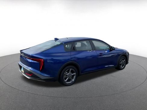 Used 2025 Kia K4 LXS image 15