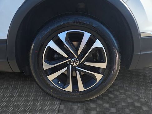Used 2023 Volkswagen Tiguan S image 33