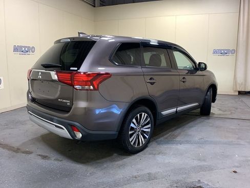 Used 2019 Mitsubishi Outlander SE AWD/4WD image 3