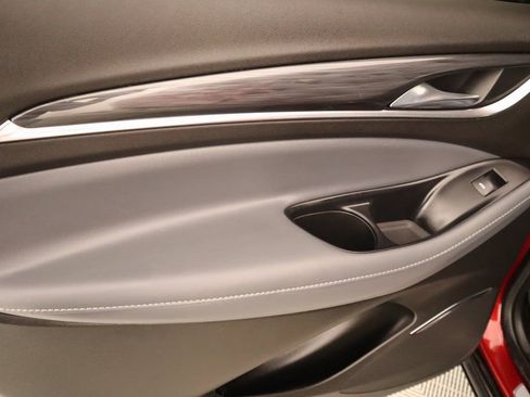 Used 2023 Buick Enclave Premium image 18