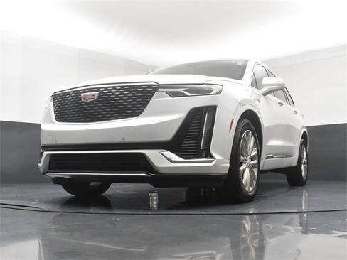 Used 2023 Cadillac XT6 Premium Luxury w/ LPO, Floor Liner Package image 25