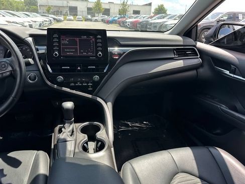 Used 2021 Toyota Camry SE w/ Convenience Package FWD image 15