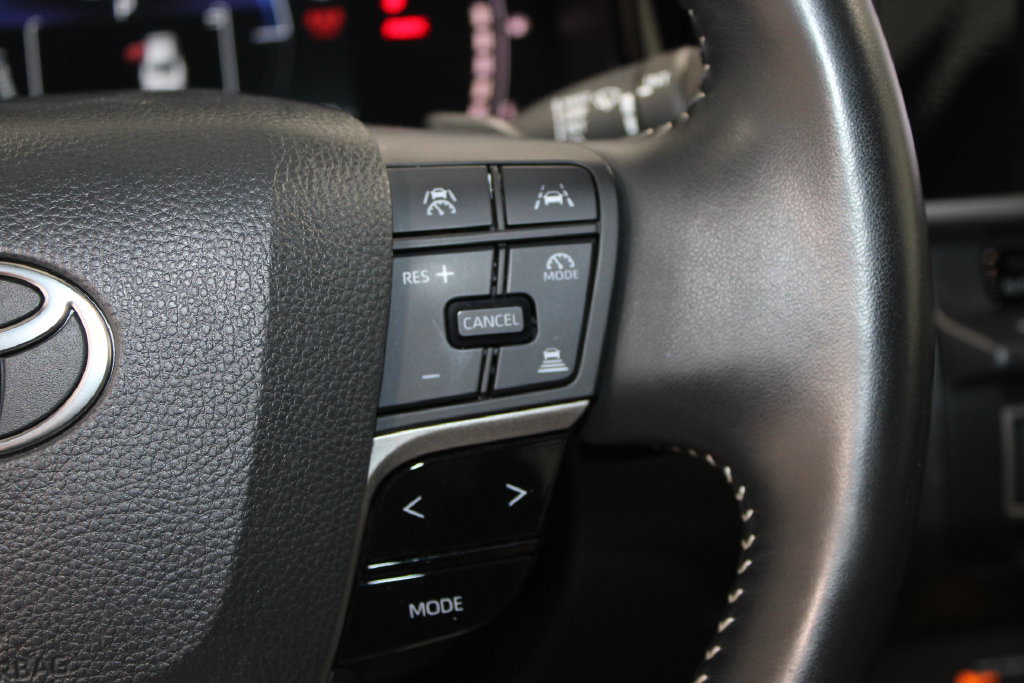 Used 2025 Toyota Camry SE FWD image 32