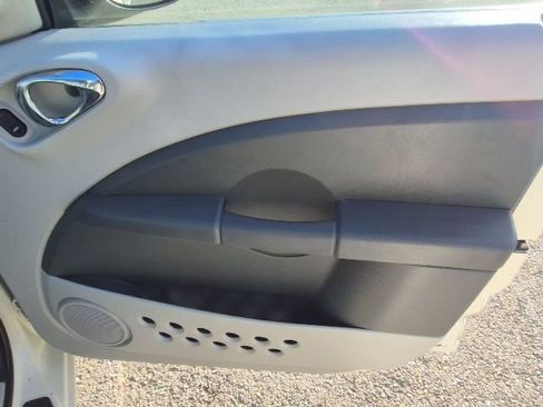 Used 2007 Chrysler PT Cruiser image 16