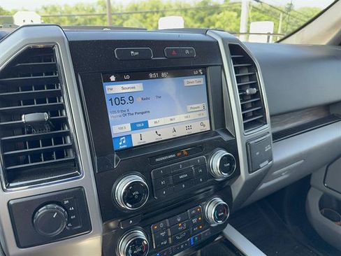 Used 2018 Ford F150 Lariat w/ Equipment Group 502A Luxury AWD/4WD image 7