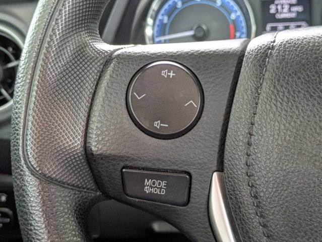 Used 2017 Toyota Corolla LE FWD image 4