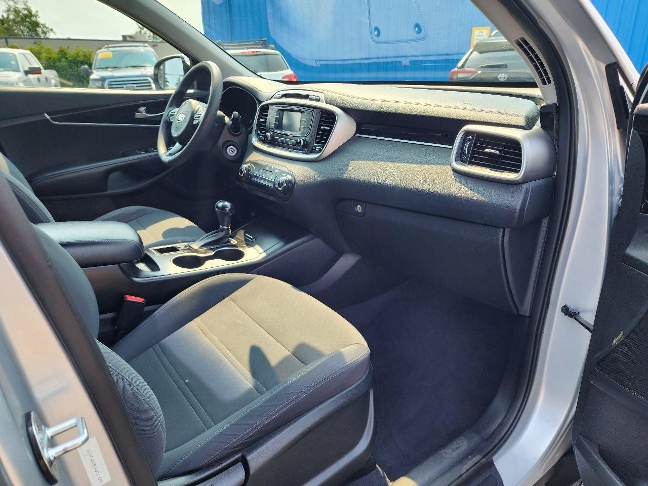 Used 2017 Kia Sorento AWD image 27